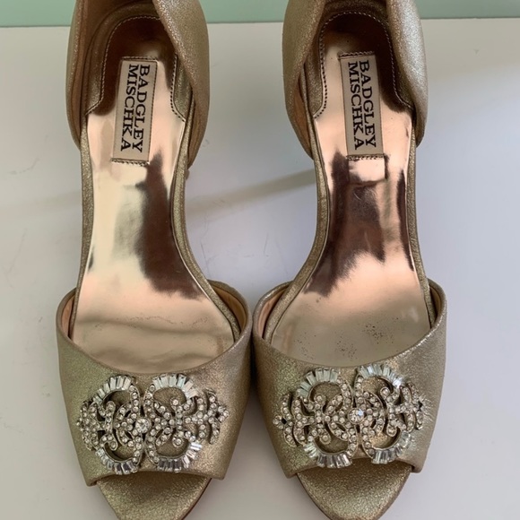 Badgley Mischka - Gold Leather Shoes - EUC Size 7.5 - Picture 2 of 5